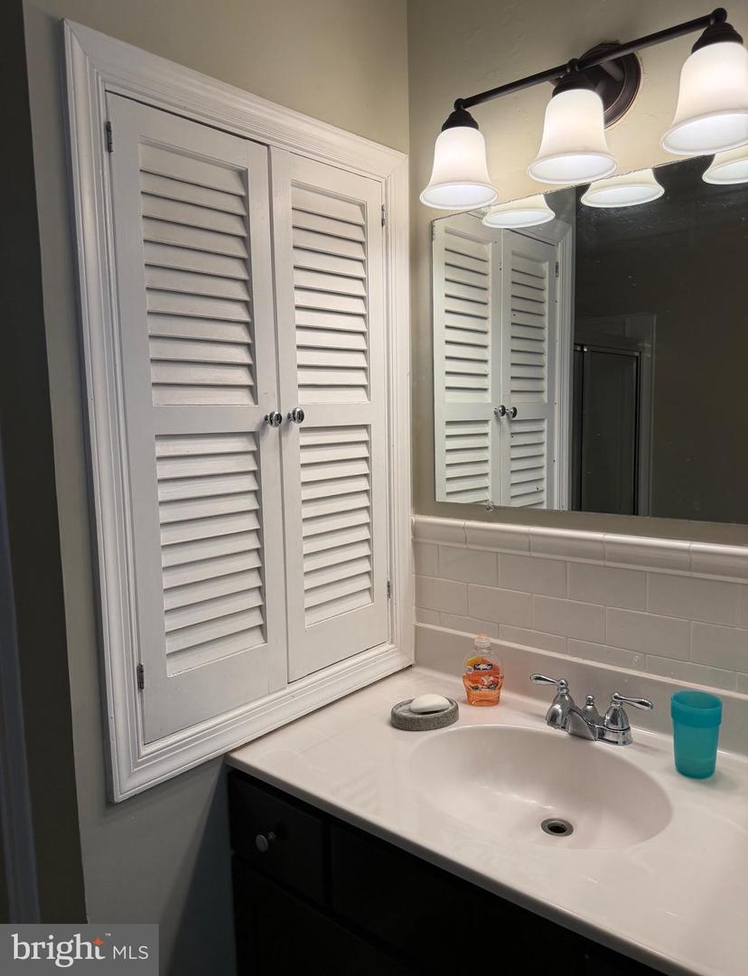 101 Neyland Ct Property Photo 9