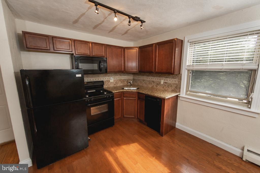 231 Sharpless St #2f Property Photo 2