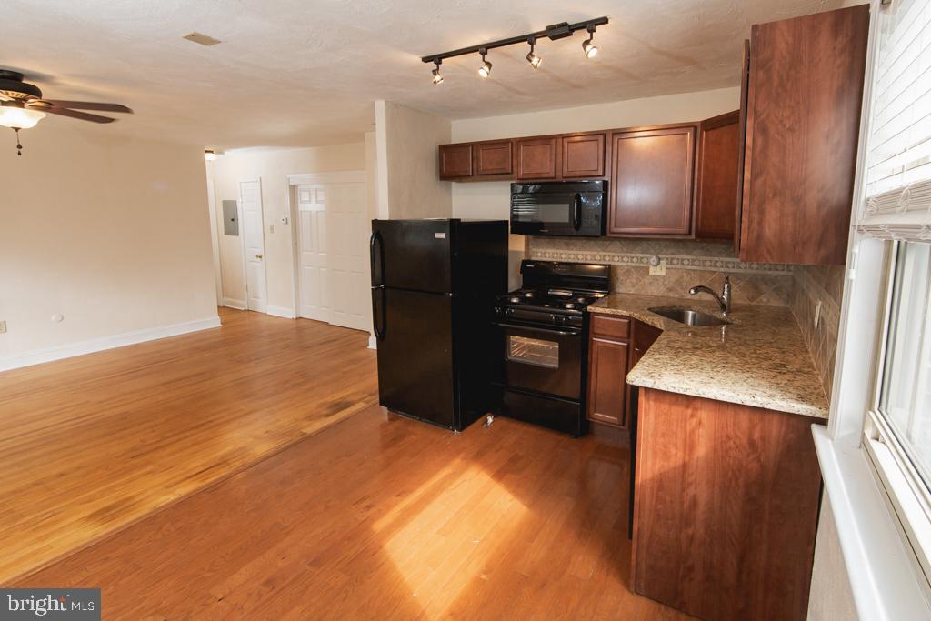231 Sharpless St #2f Property Photo 5