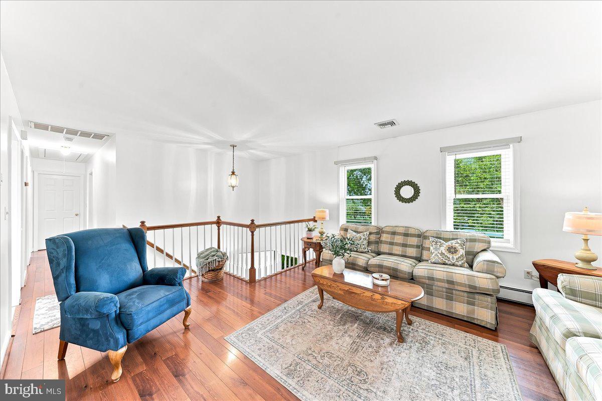 300 Duck Farm Rd Property Photo 4