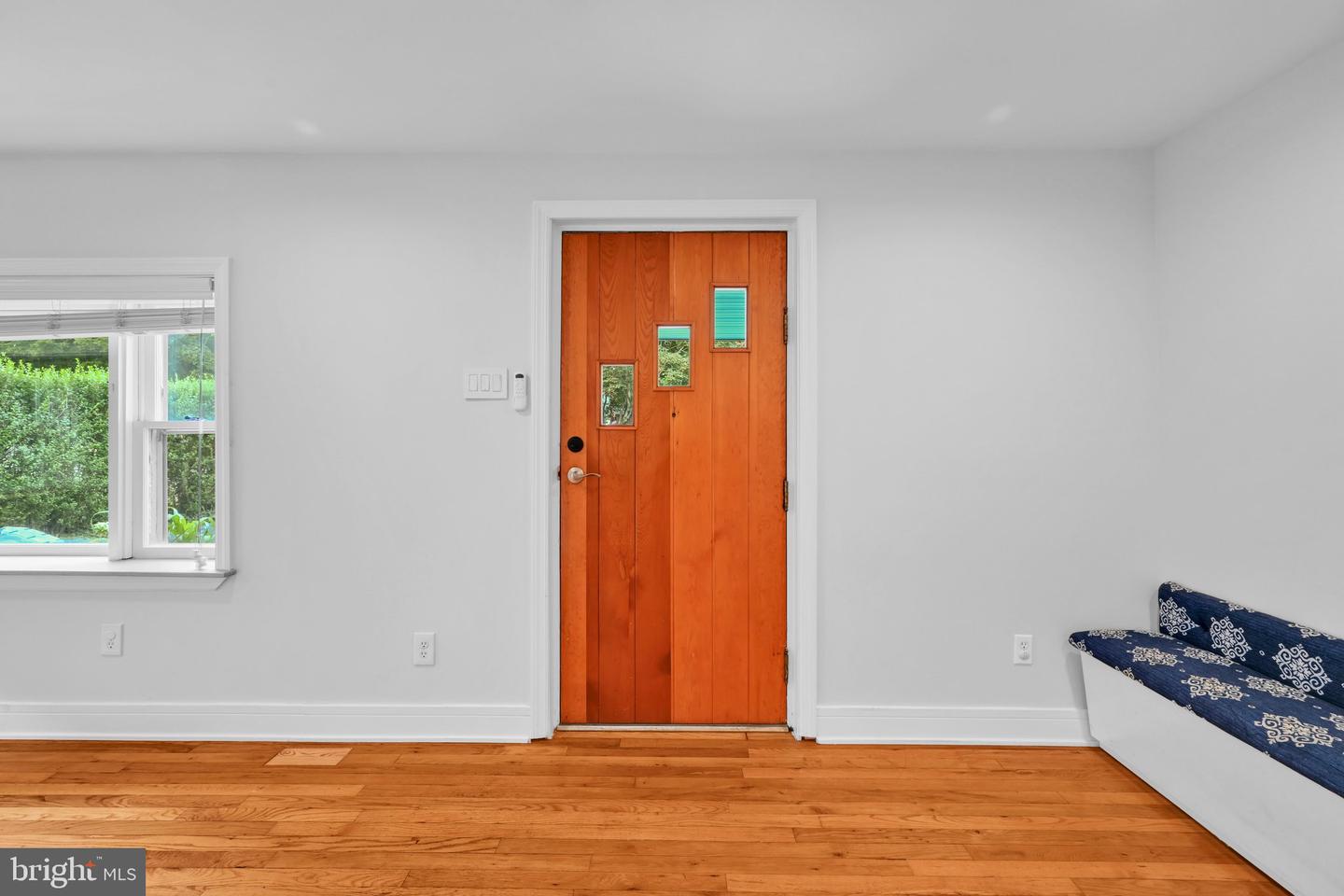 841 Taylor St Property Photo 3