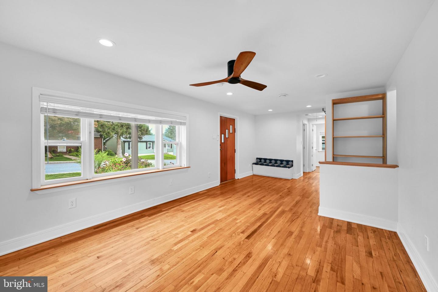 841 Taylor St Property Photo 6