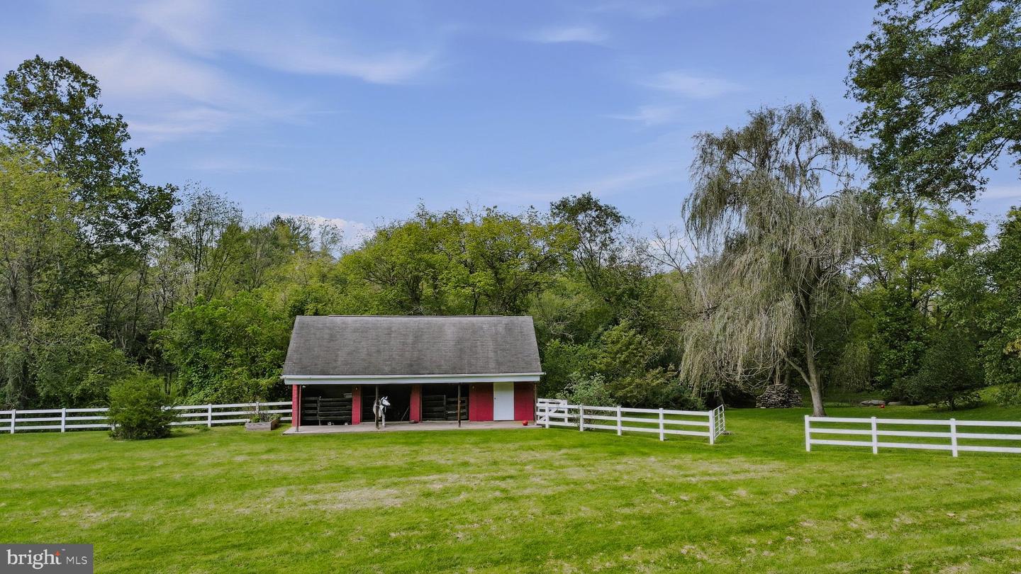 786 Wickerton Rd Property Photo 9