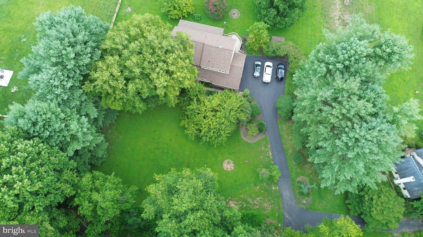 1400 Hickory Hill Rd Property Photo 8