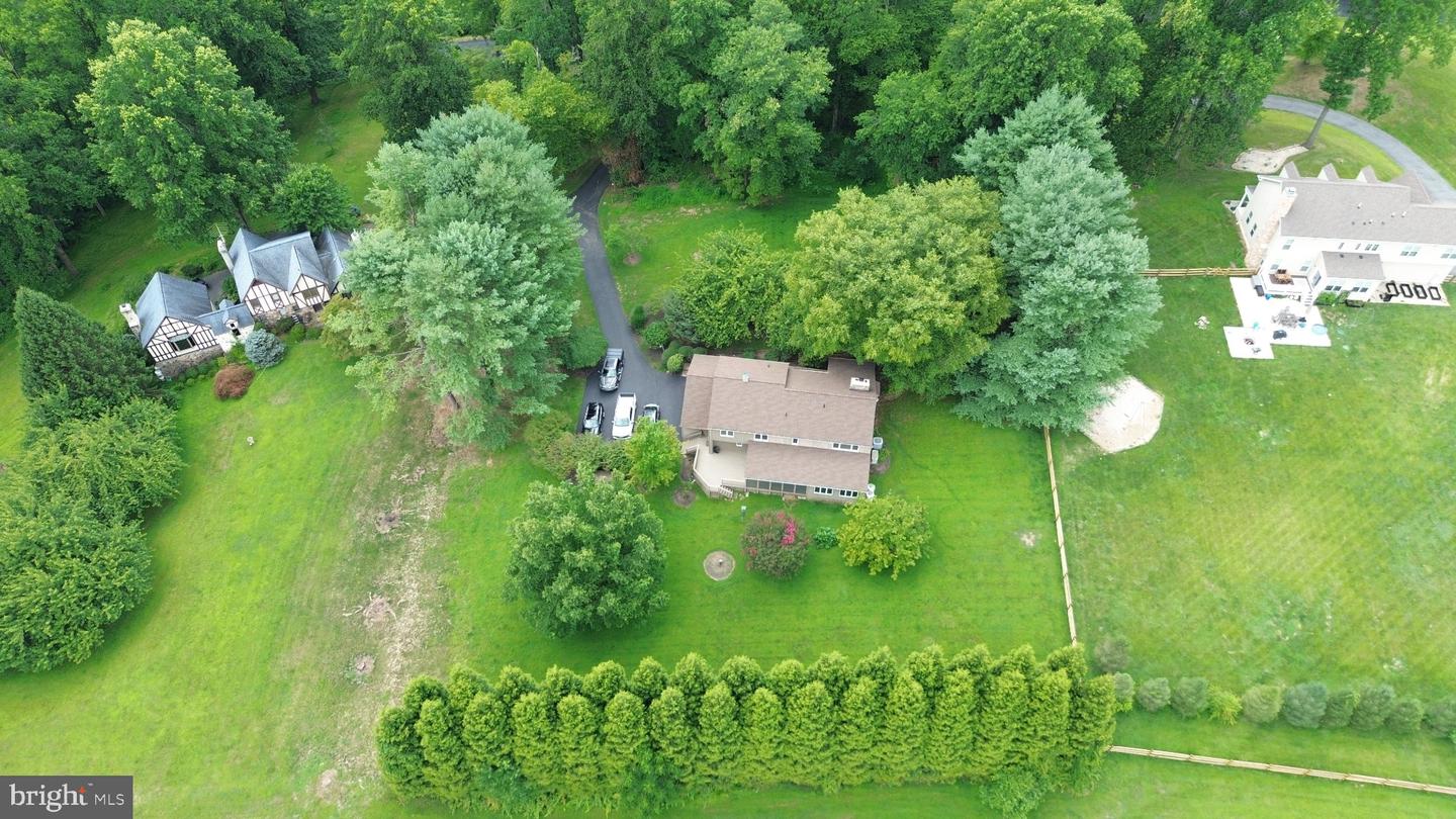1400 Hickory Hill Rd Property Photo 9