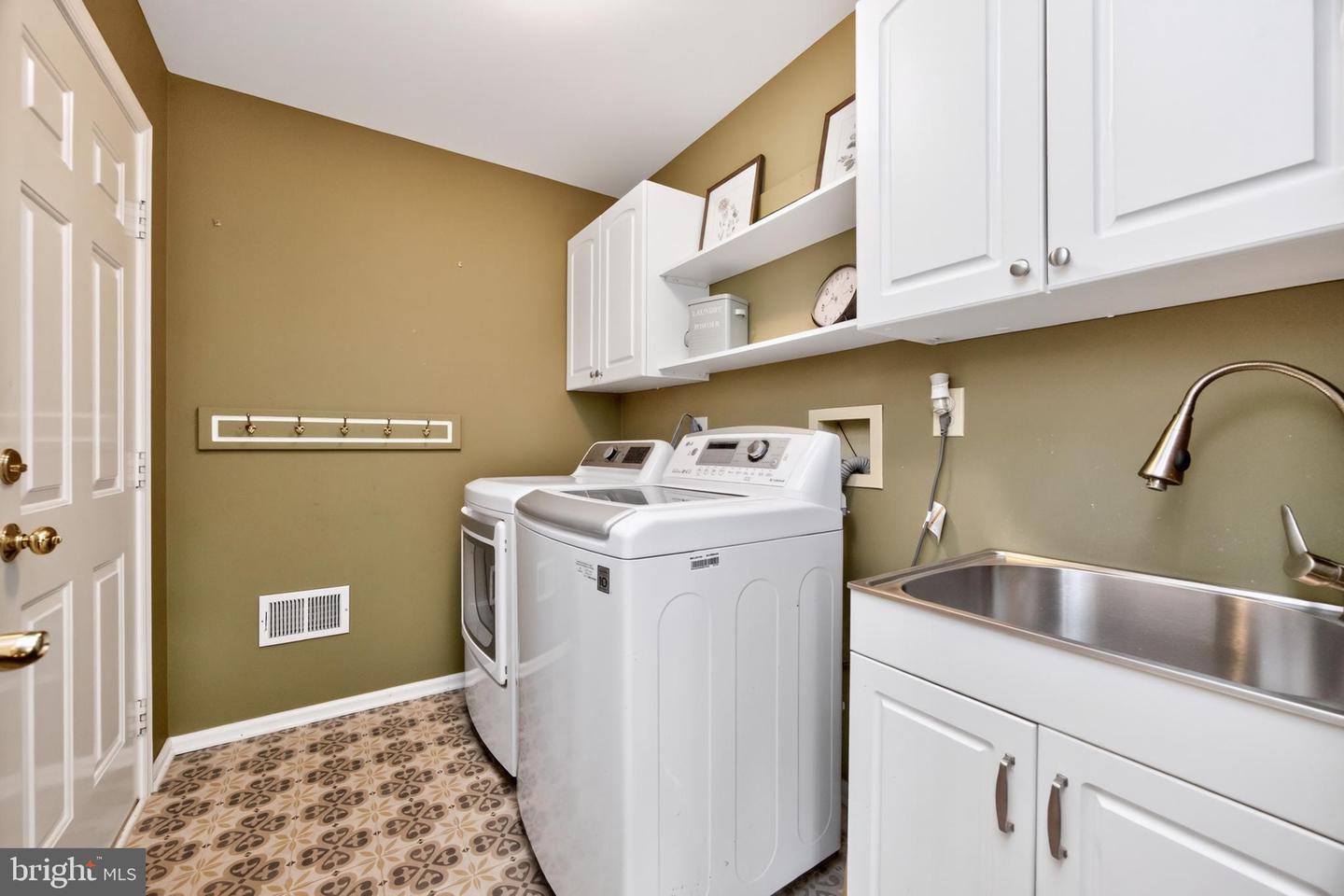 103 Henry Acker Cir Property Photo 27