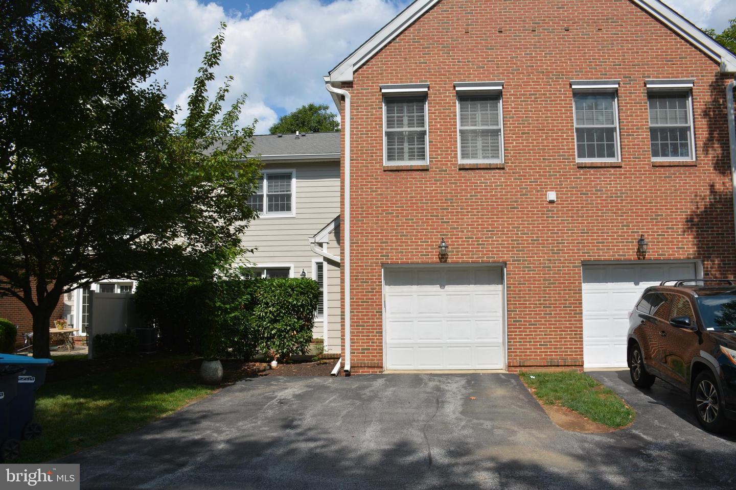 443 Wharton #32 Property Photo 33
