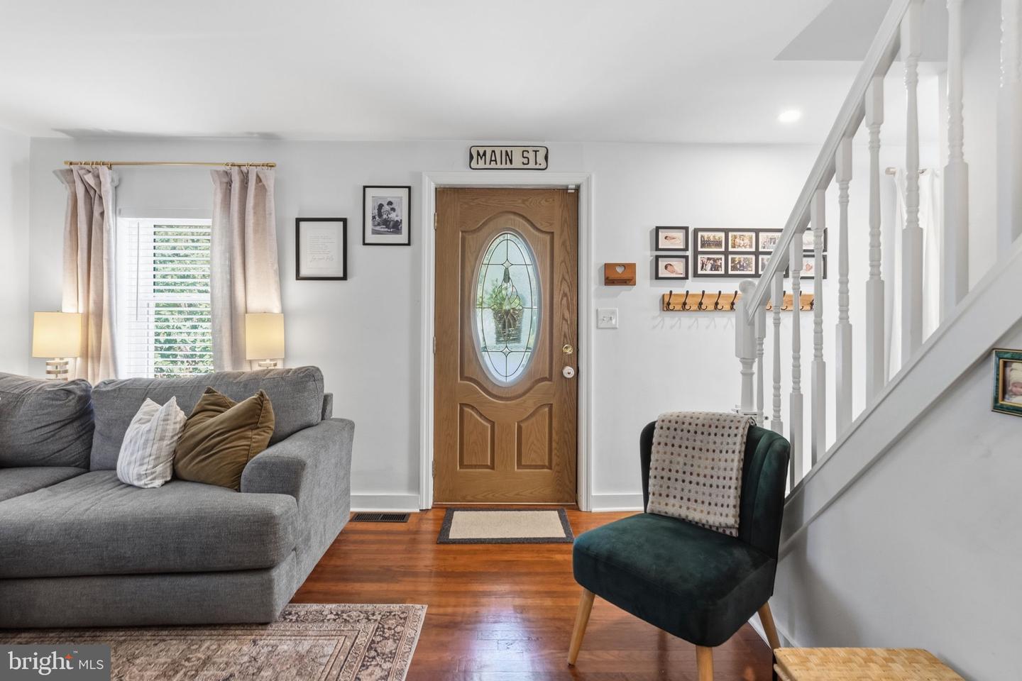18 Buttonwood Ave Property Photo 3
