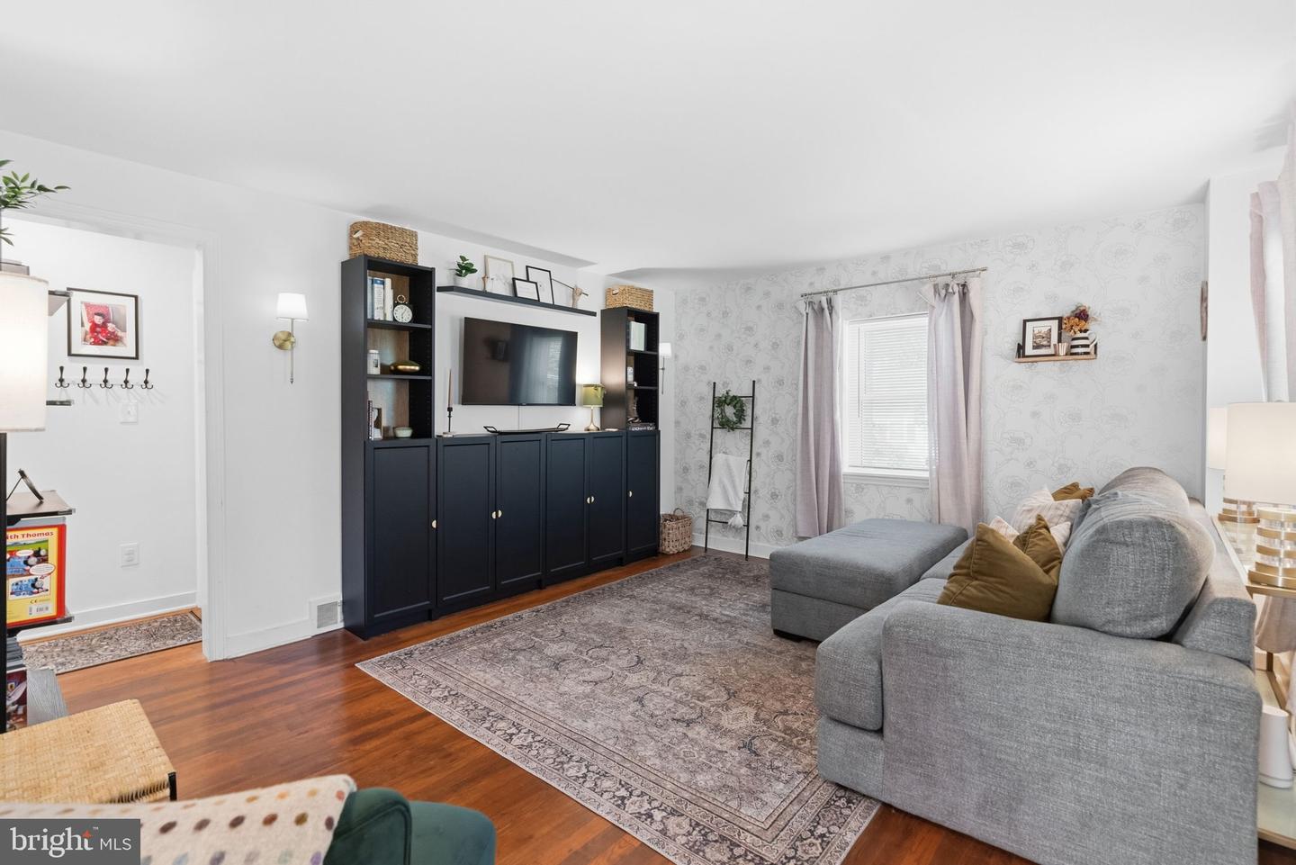 18 Buttonwood Ave Property Photo 4