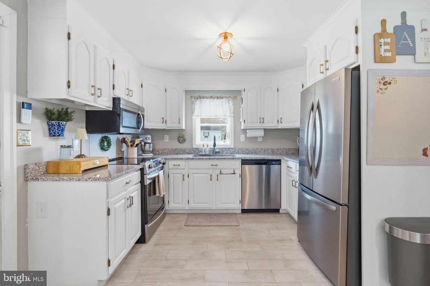 18 Buttonwood Ave Property Photo 11