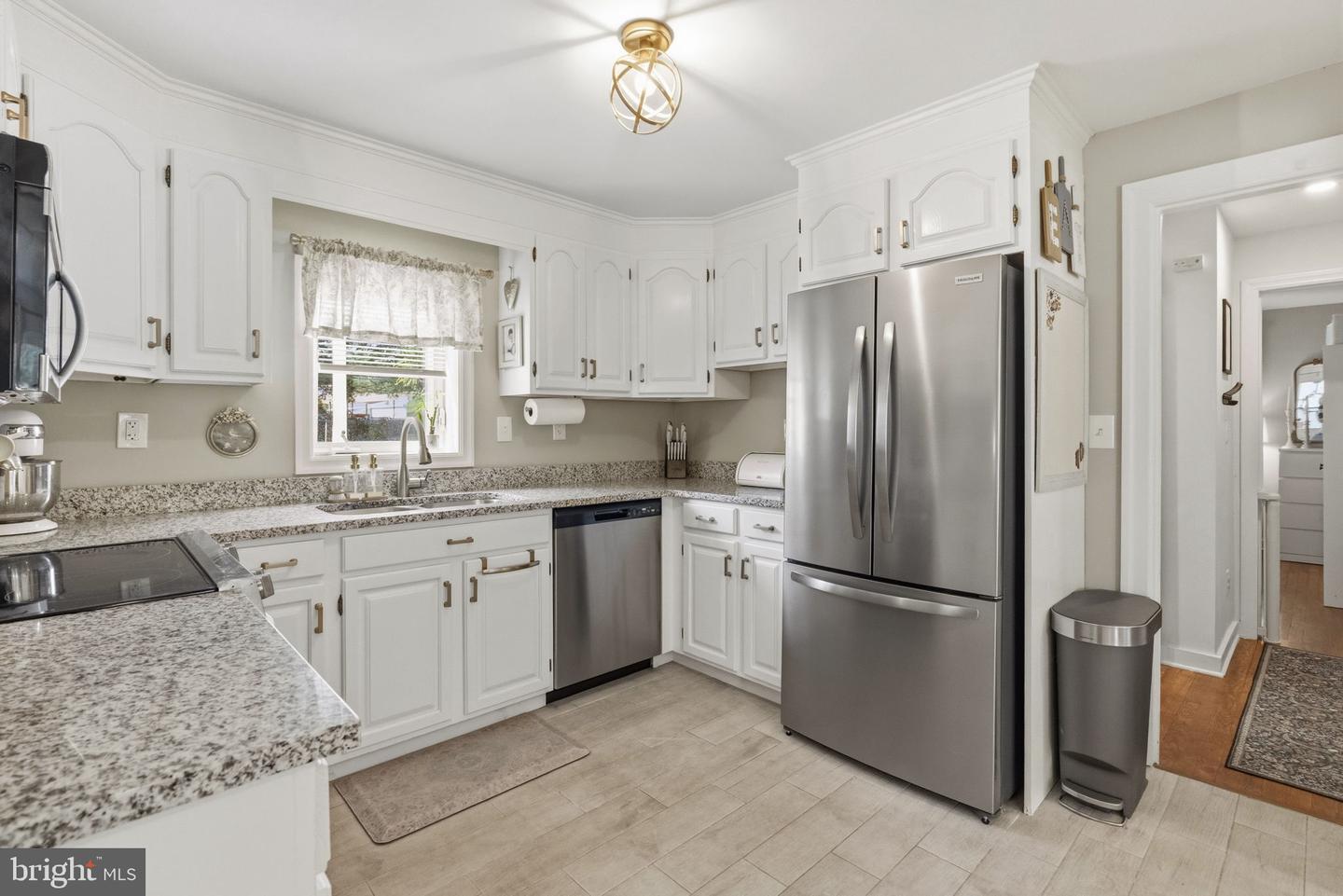 18 Buttonwood Ave Property Photo 15