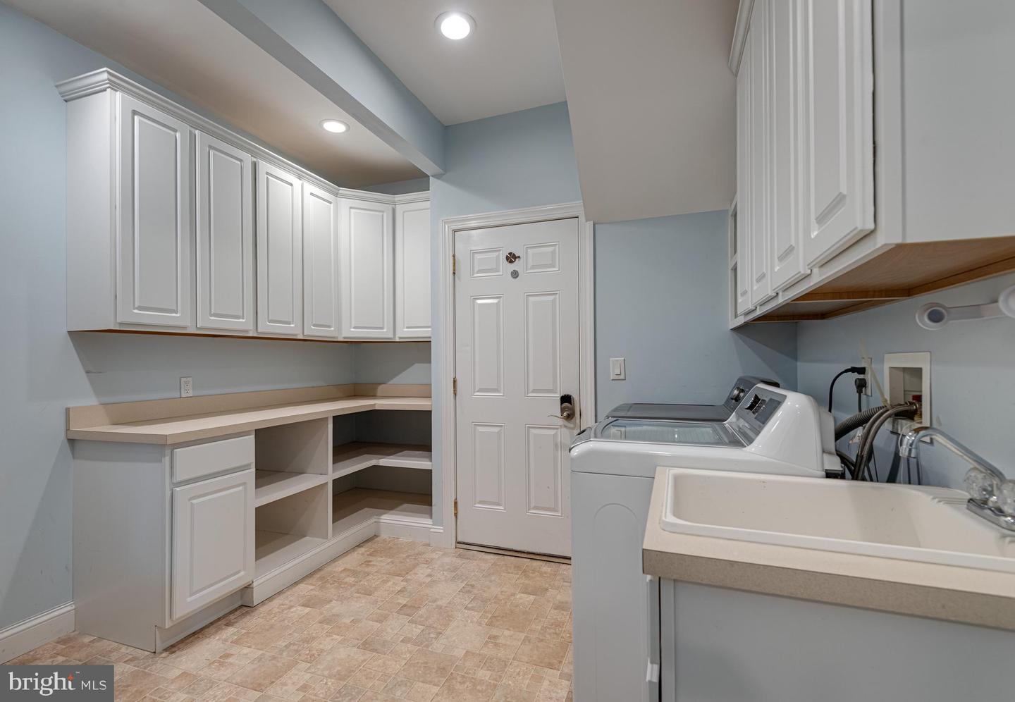 4200 Thornhill Rd Property Photo 17