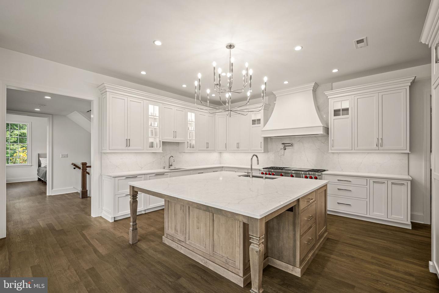 1335 Carolannes Way Property Photo 8