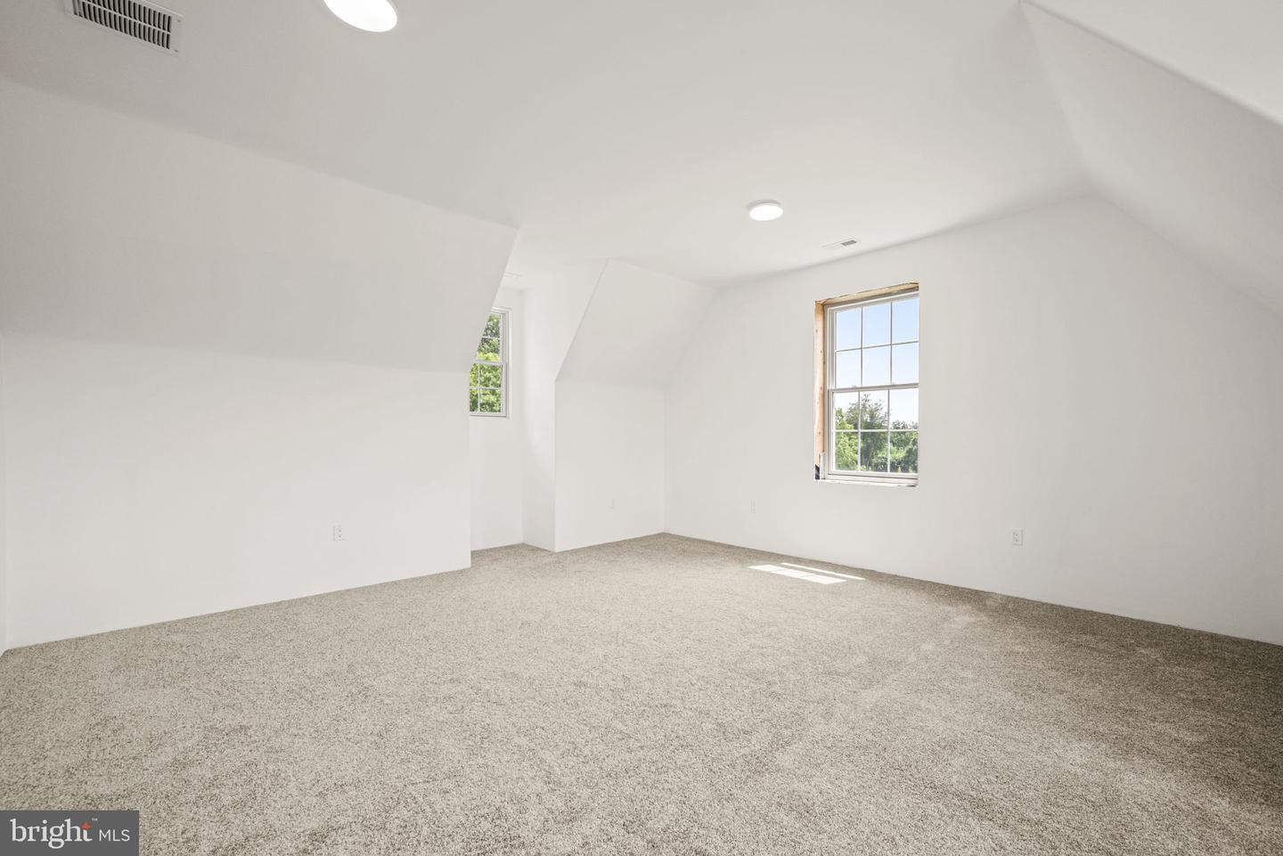 1335 Carolannes Way Property Photo 32
