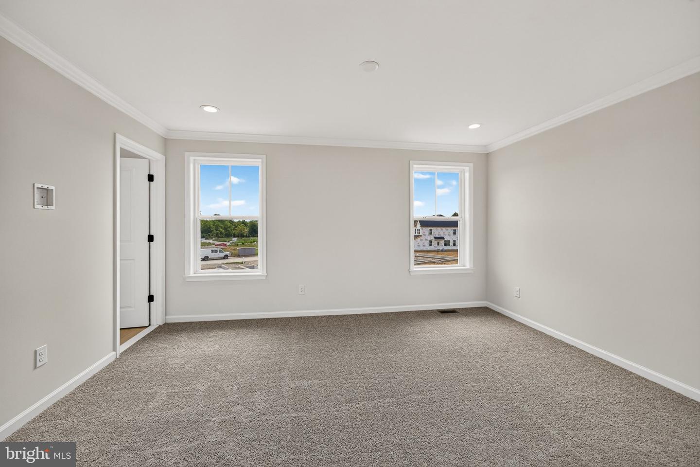 143 Vienna Blvd #84 Property Photo 10
