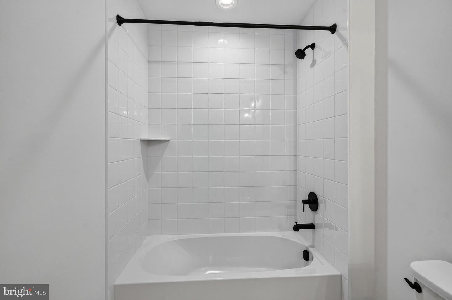 143 Vienna Blvd #84 Property Photo 16
