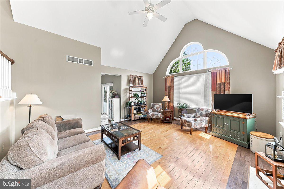 700 Arbor Ln Property Photo 17