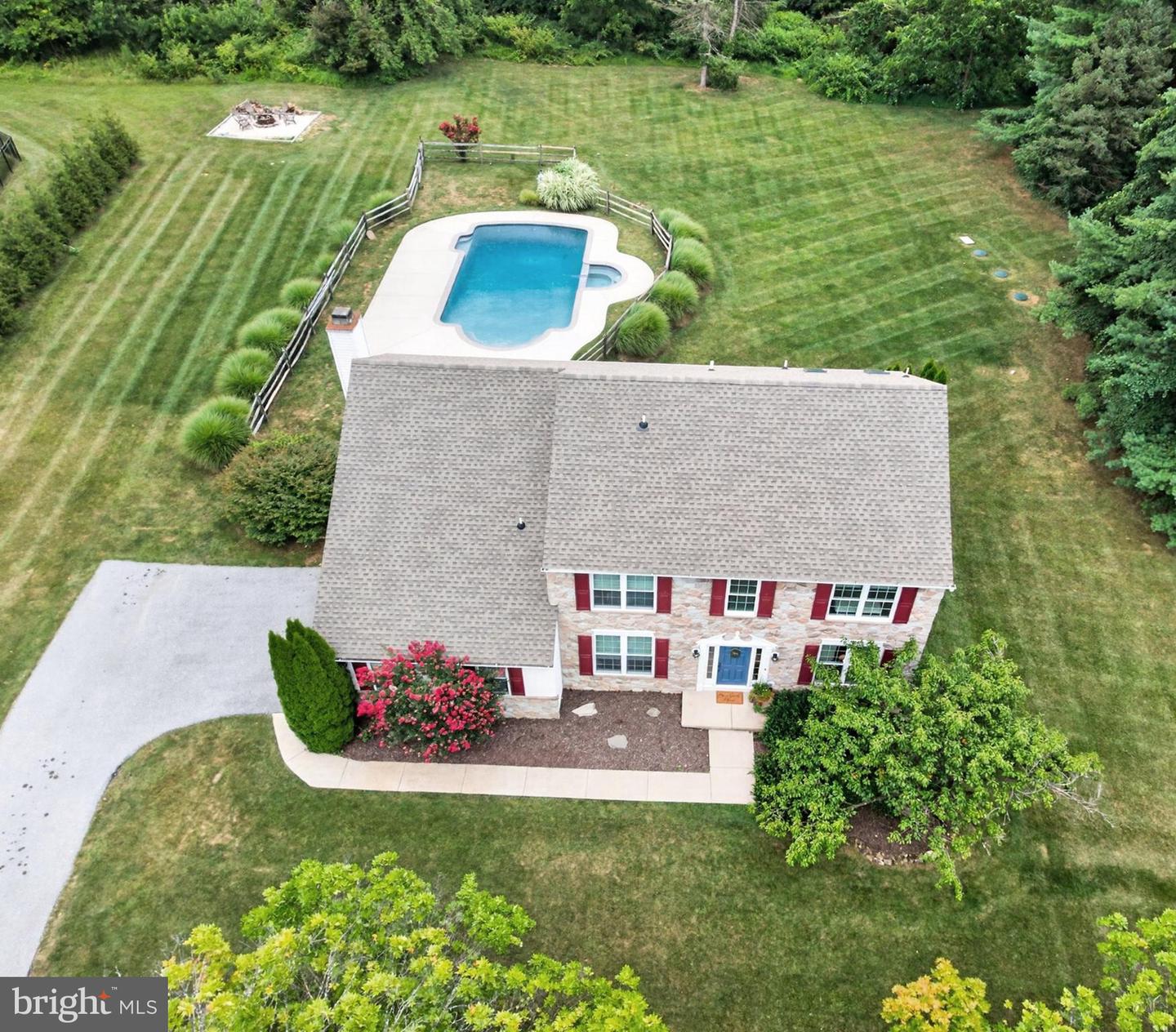 26 Seneca Ct Property Photo 1