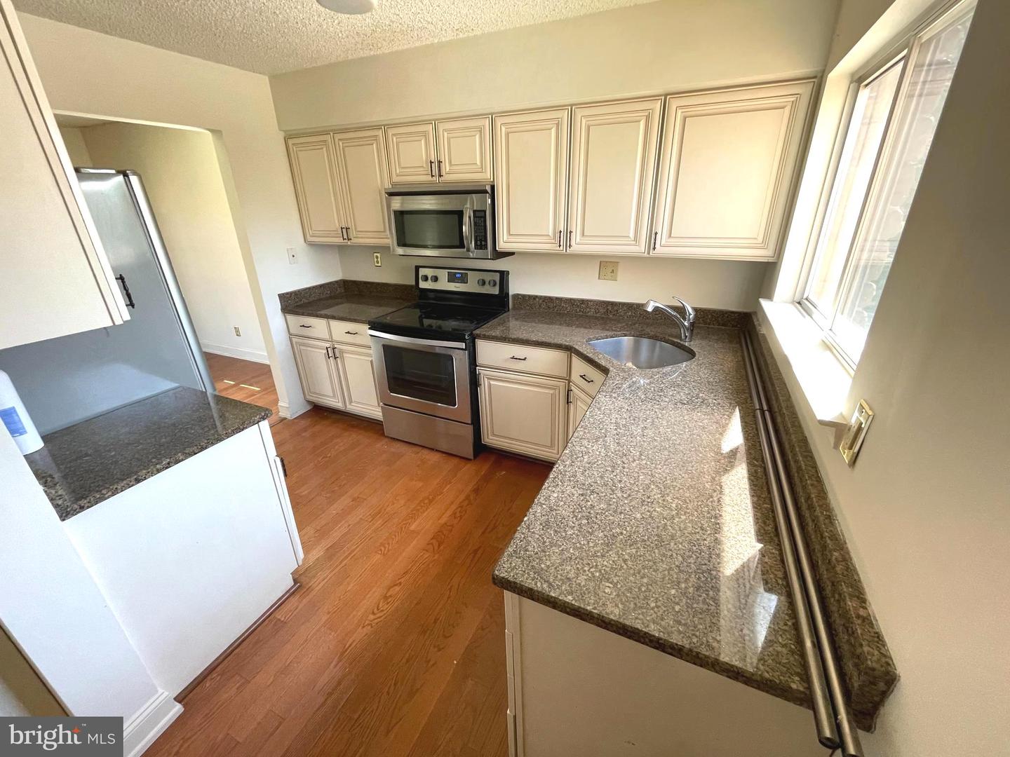 245 Carriage Ct #245 Property Photo 13