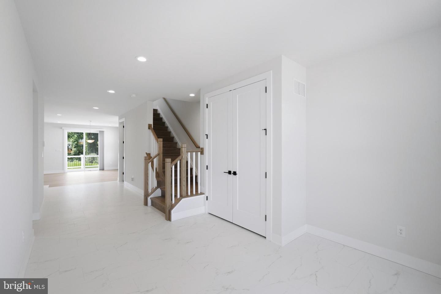 127 Alroy Rd Property Photo 9