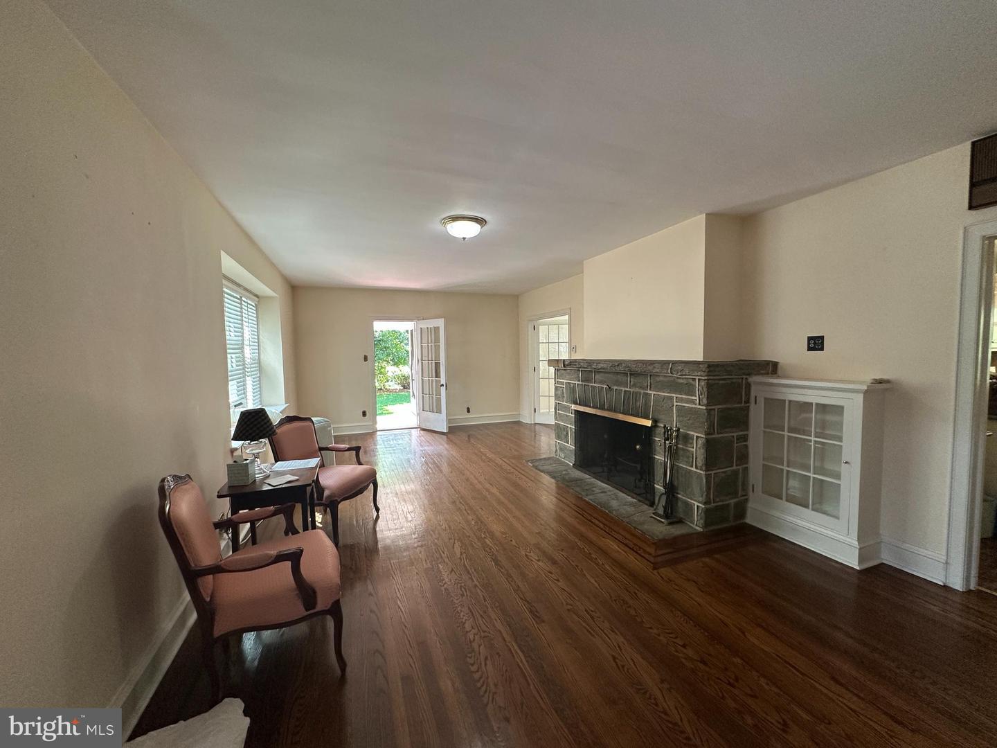 4813 Horseshoe Pike Property Photo 6