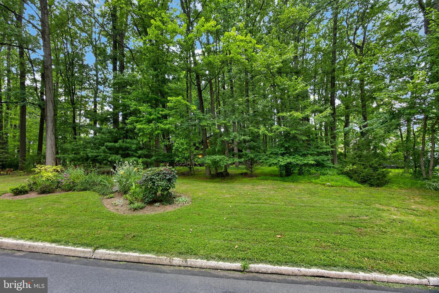 1048 Beaumont Rd Property Photo 35