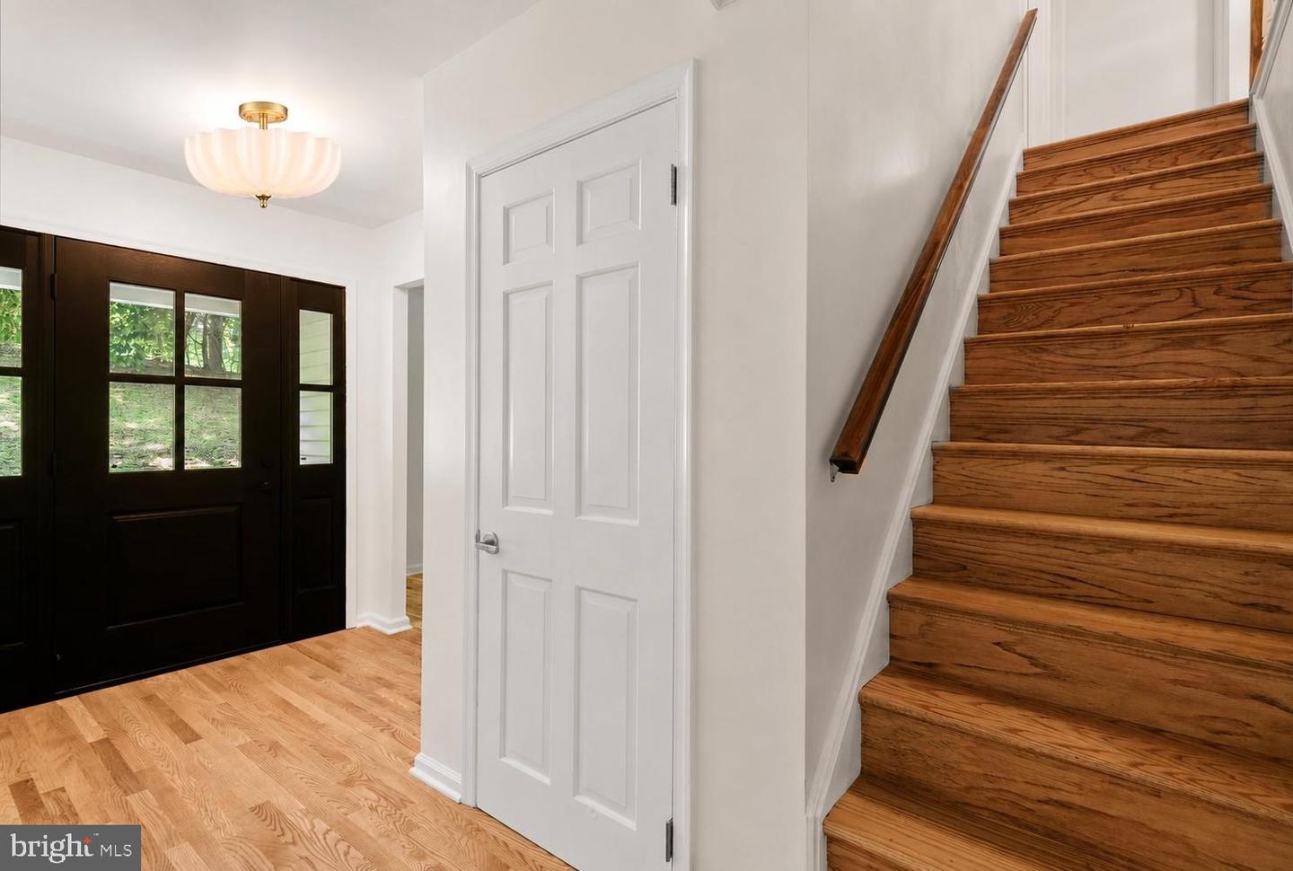 1038 Edgewood Chase Property Photo 3