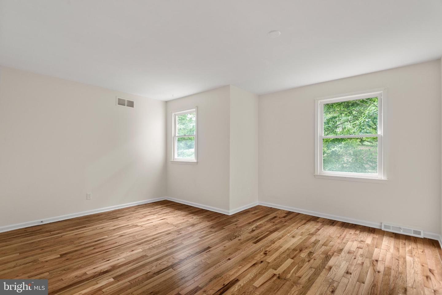 1038 Edgewood Chase Property Photo 23