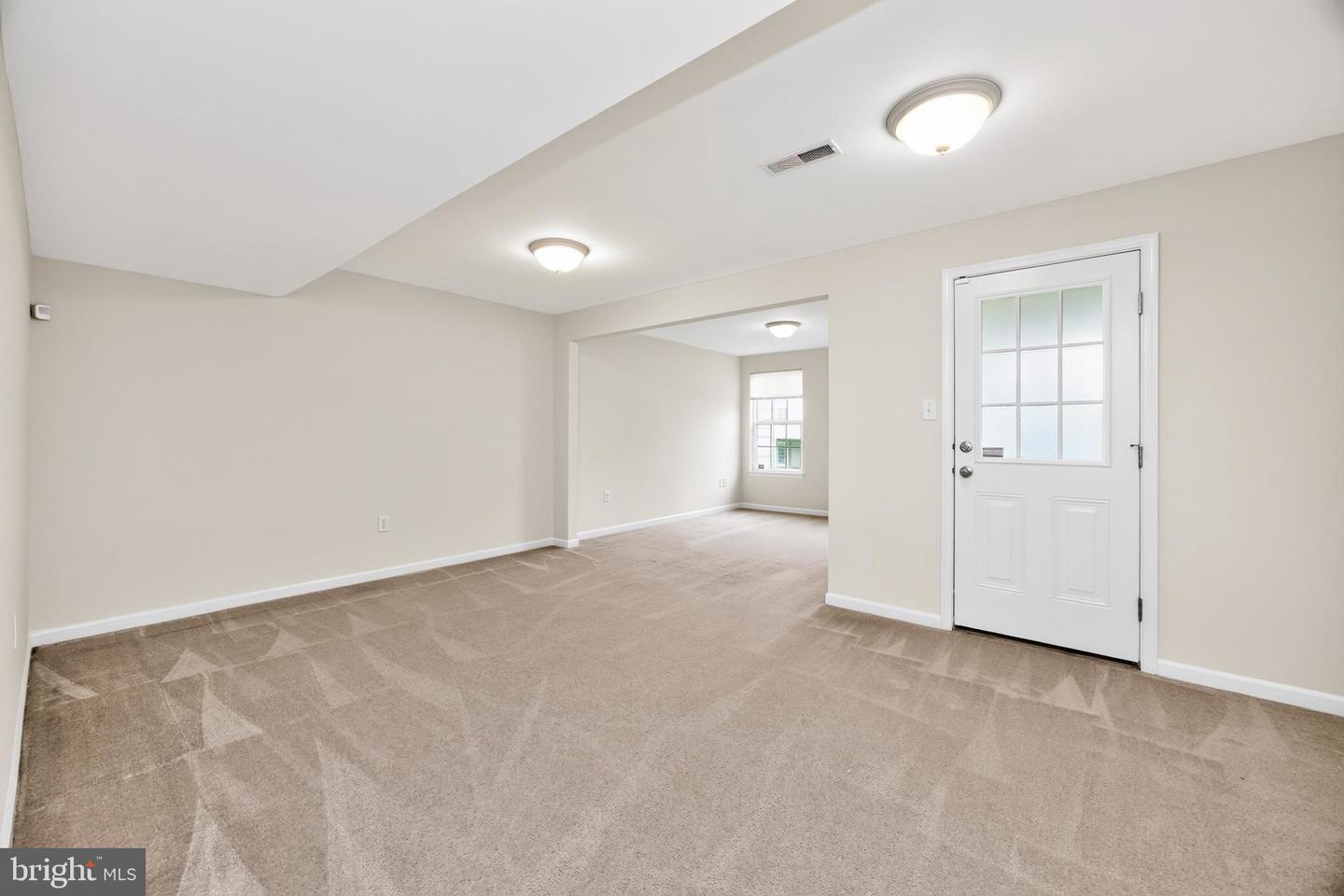 21 Tuxford Ln Property Photo 5