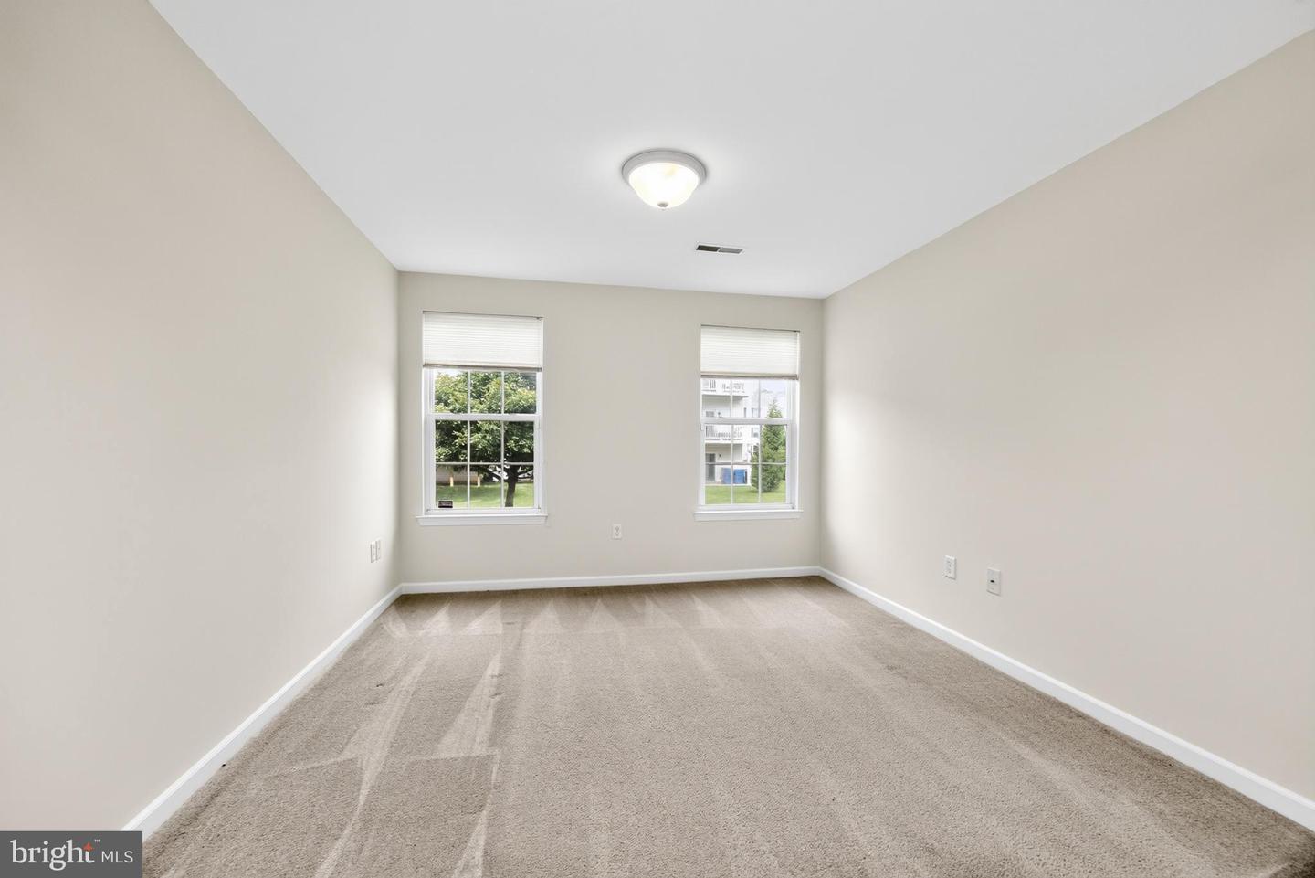 21 Tuxford Ln Property Photo 6