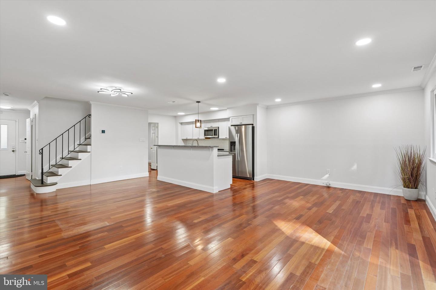 154 Woodgate Ln #44 Property Photo 3