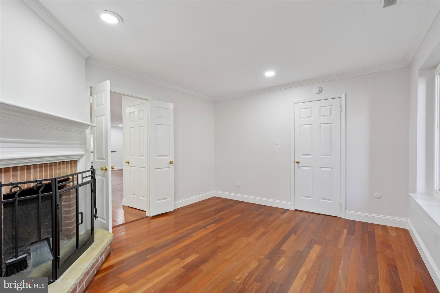 154 Woodgate Ln #44 Property Photo 11