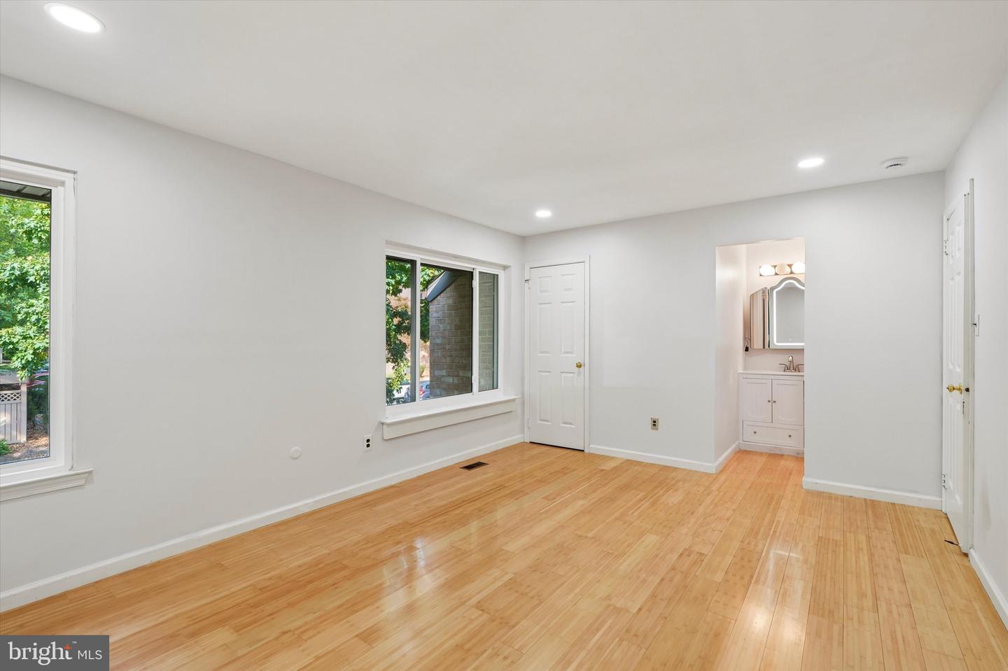 154 Woodgate Ln #44 Property Photo 15