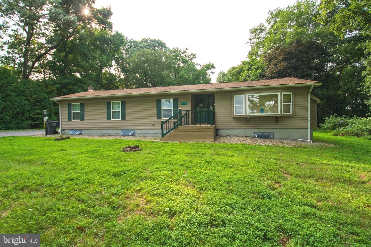 330 Brick Rd Property Photo 1