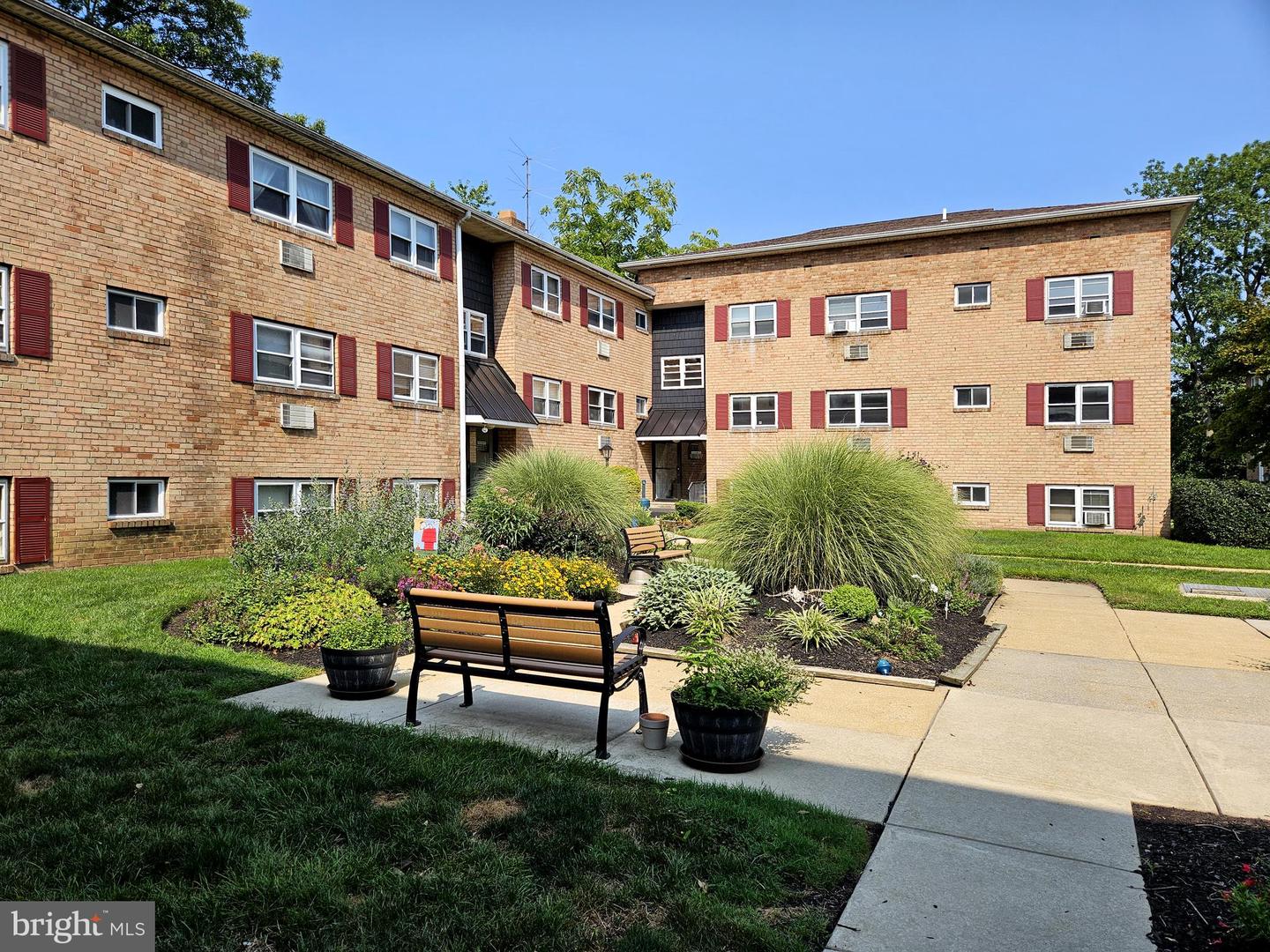 335 E Lancaster Ave #b4 Property Photo 2