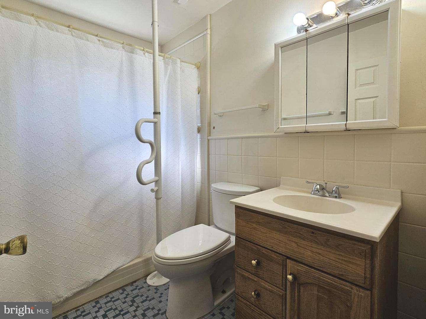 335 E Lancaster Ave #b4 Property Photo 9