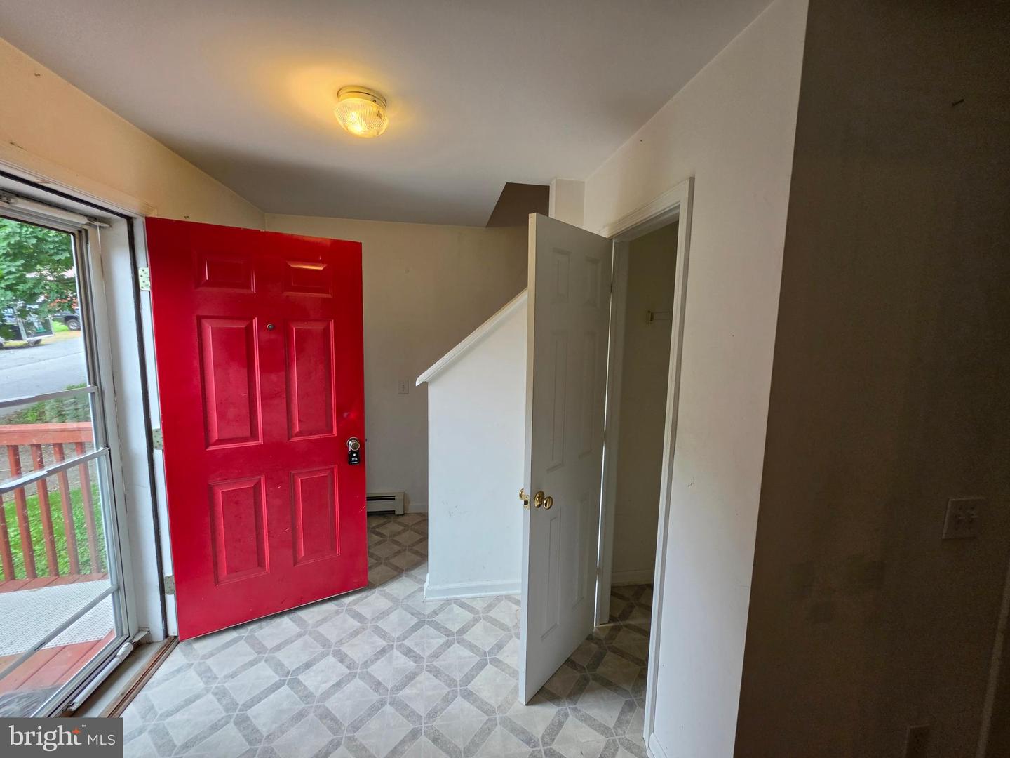 102 Nichols Ave Property Photo 5
