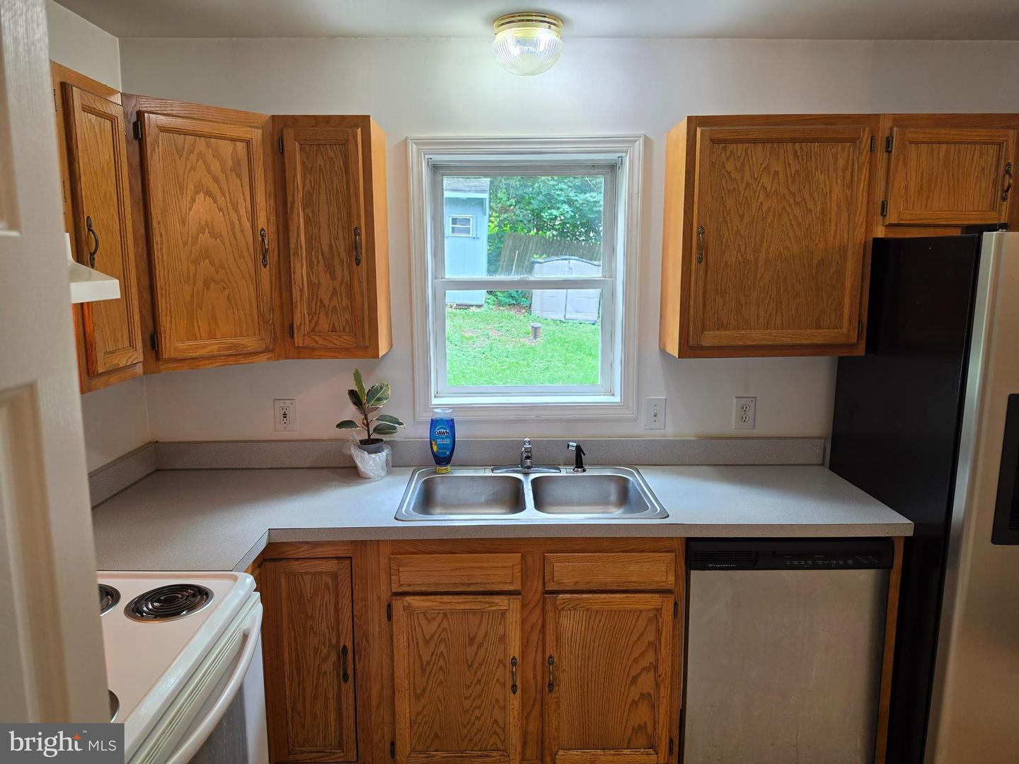102 Nichols Ave Property Photo 14