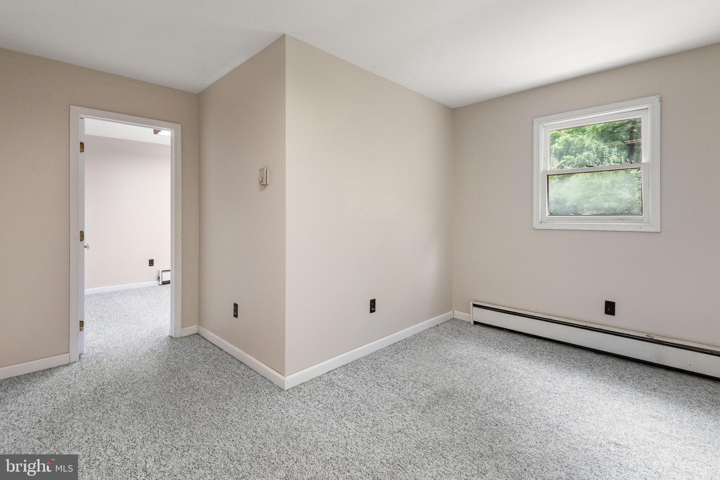 500 Reeds Rd Property Photo 17