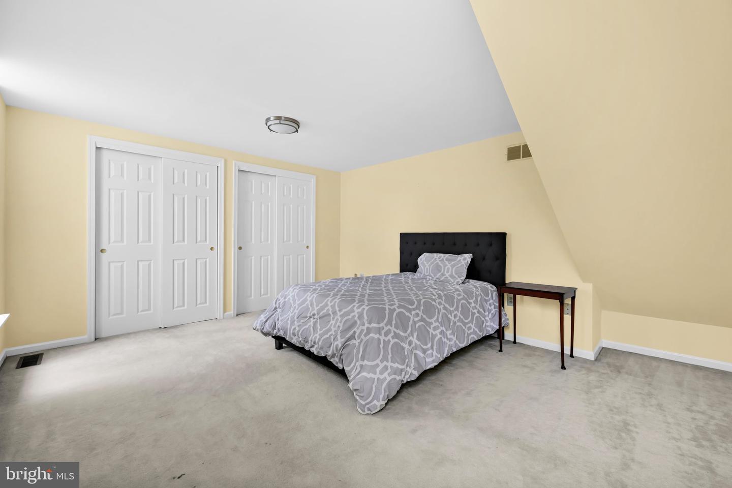 301 Fox Run Property Photo 26