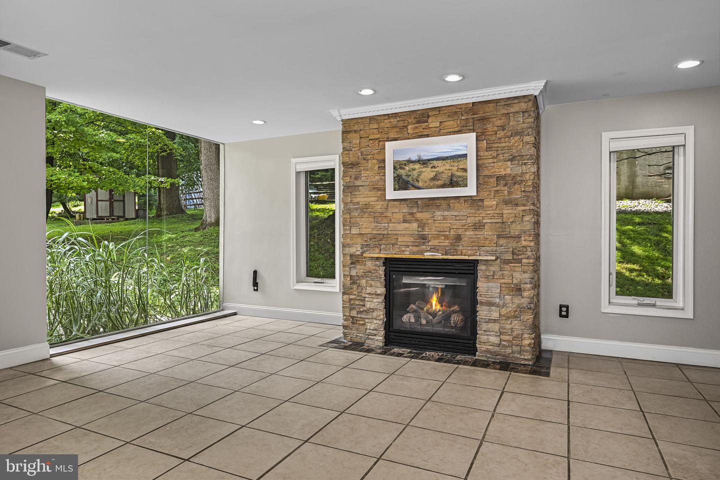 28 Jacqueline Dr Property Photo 10