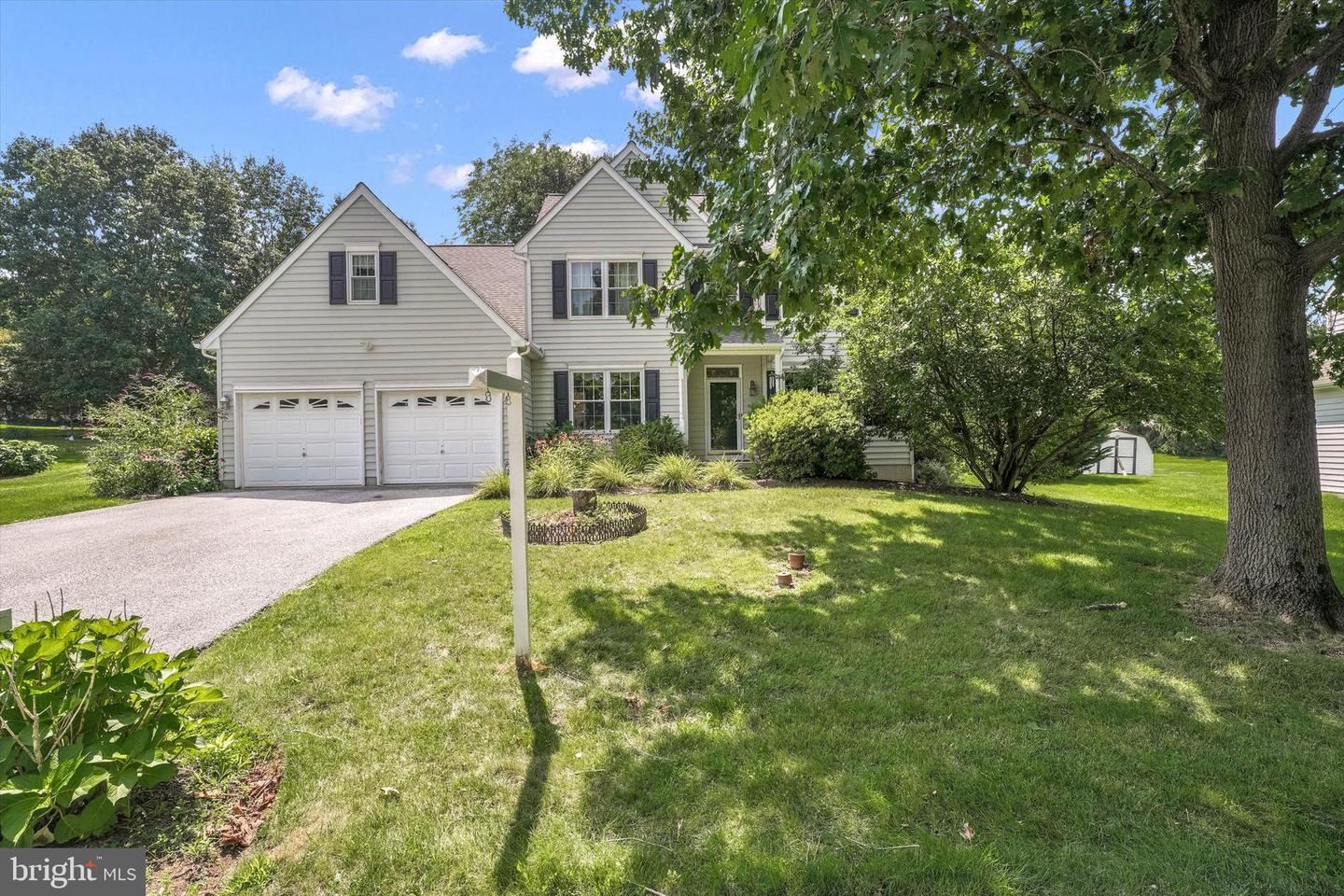 8 Sweet Briar Rd Property Photo 2