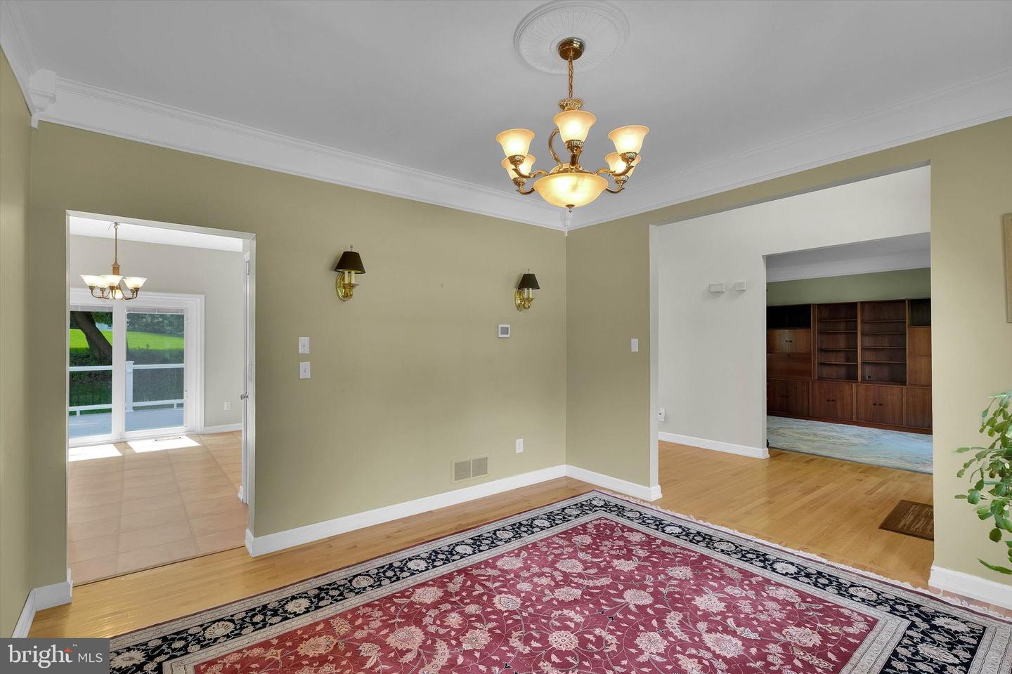 8 Sweet Briar Rd Property Photo 7