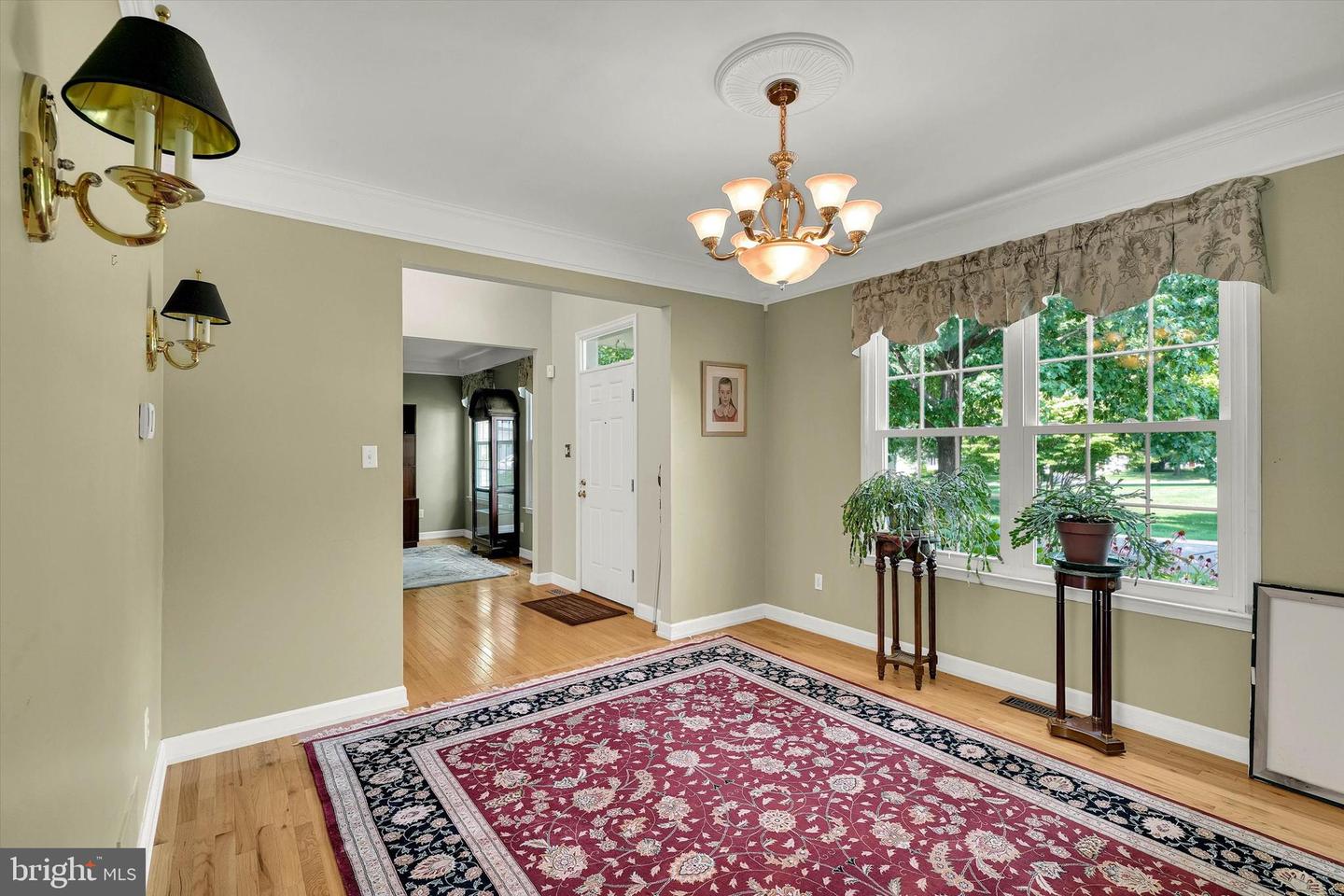 8 Sweet Briar Rd Property Photo 8
