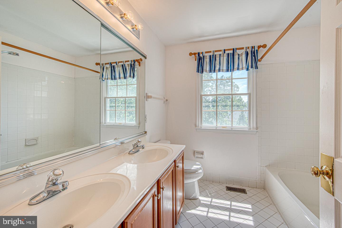 107 Nicolson Dr Property Photo 36