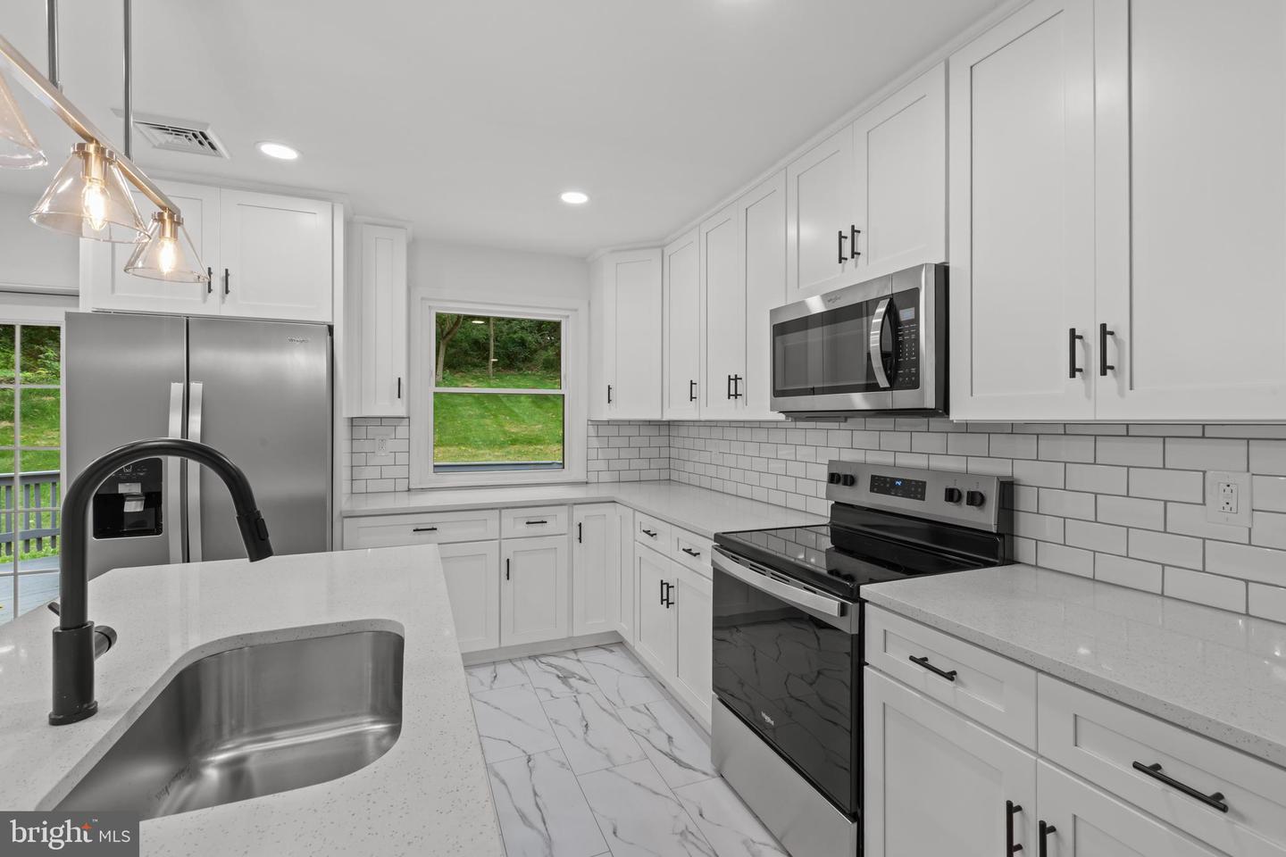 1016 W Boot Rd Property Photo 13