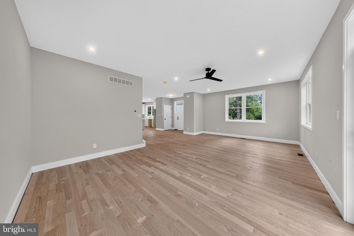781 State Rd Property Photo 9