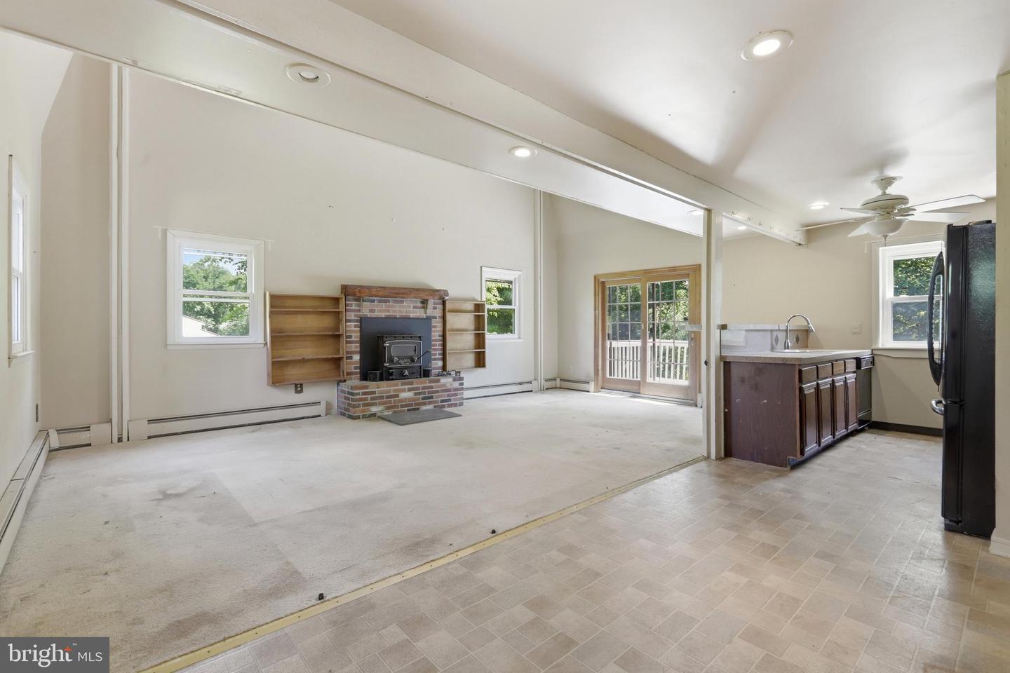 32 Beck Rd Property Photo 5