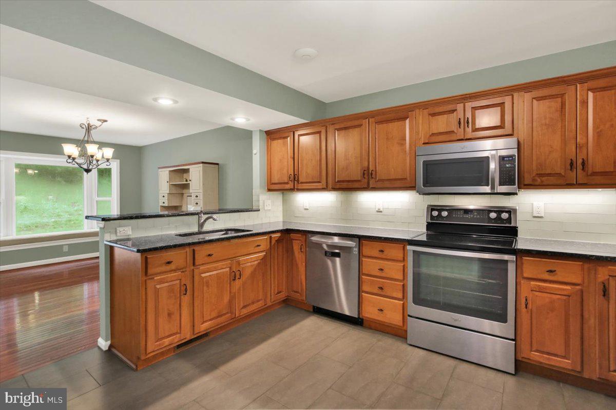 546 Kennelwoods Dr Property Photo 4