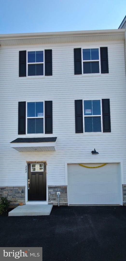 242 Talucci Dr Property Photo 1